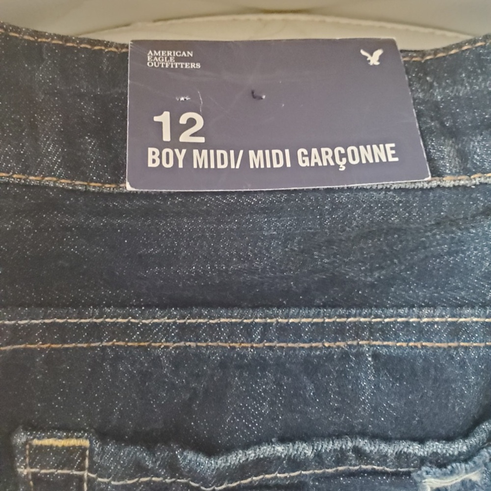 *NWT* American Eagle Outfitters Boy Midi Shorts